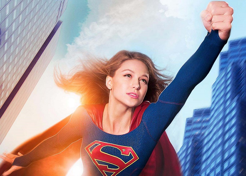 É UM PÁSSARO? É UM AVIÃO? NÃO… É A SUPERGIRL!